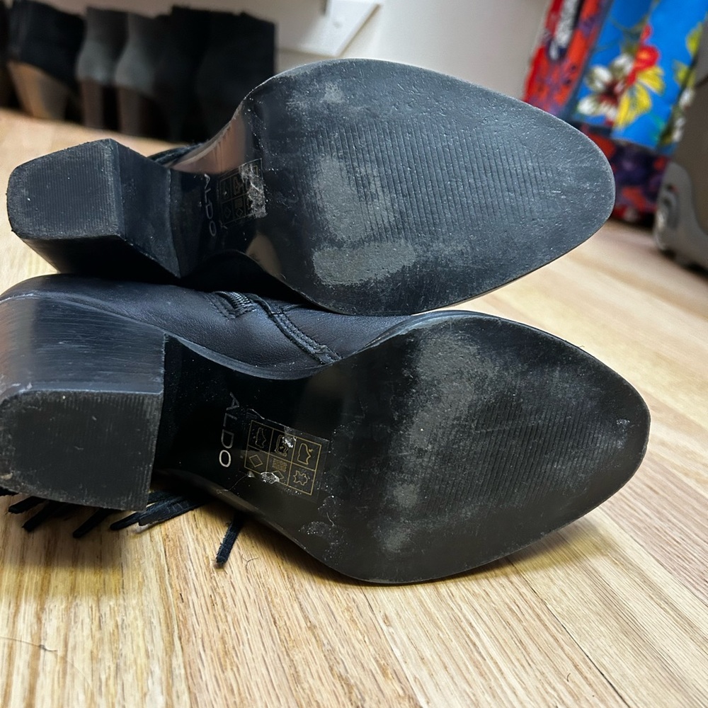 Aldo fringe booties! Black boots with fun fringe, size 7.5 - Picture 8 of 11